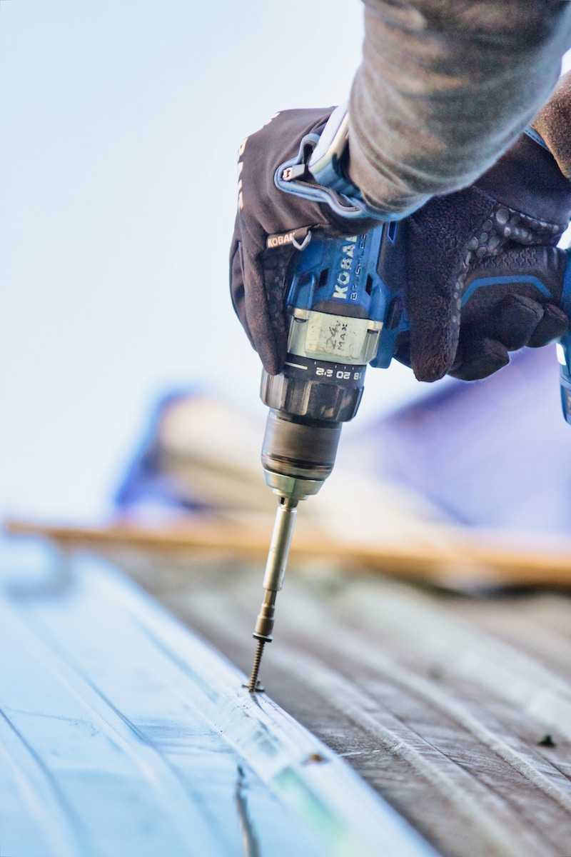 Experience Meets Expertise: Trusting Your Tile Roof to the Pros